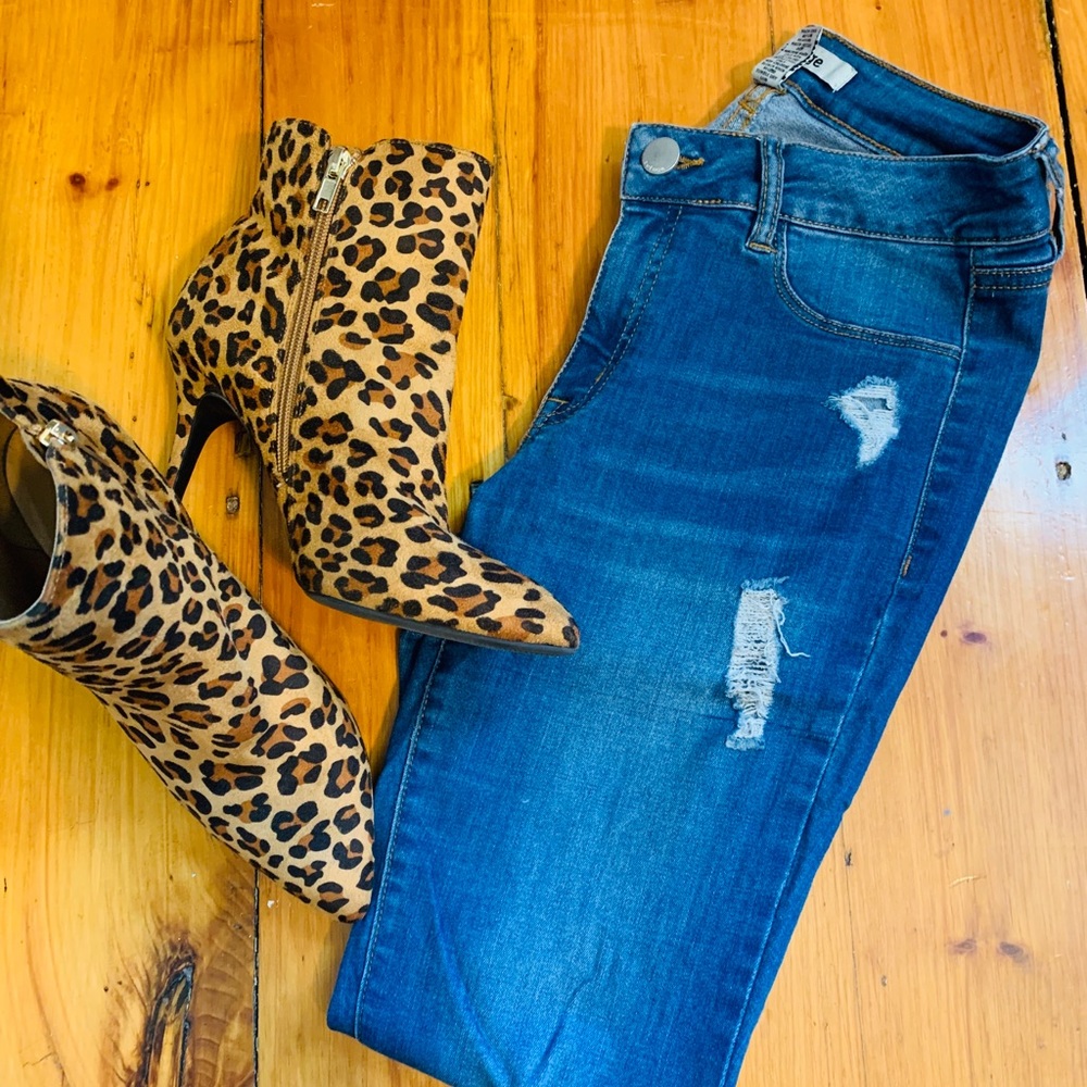 Refuge blue ripped skinny jeans!